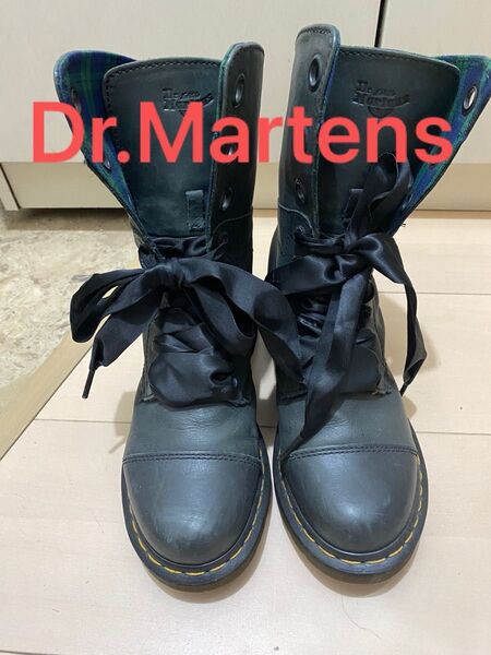 ドクターマーチン Dr.Martens ブーツ チェック 8ホール リボン