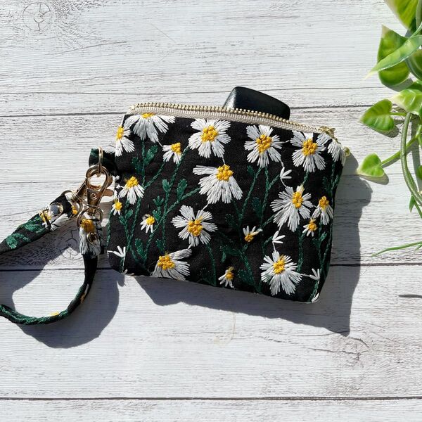刺繍 花 ブラック スマートキーケース キーケース キーポーチ ハンドメイド