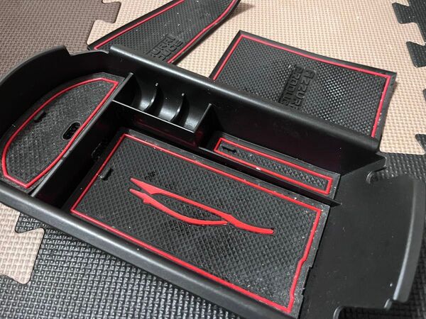 社外ドレスアップアイテム☆中古良品☆C-HR用コンソール内トレー☆ラバーマット付