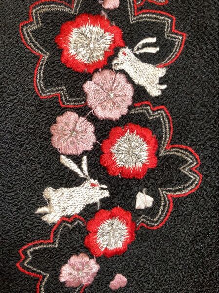 ★撫松庵 半衿 子ども用 黒地 刺繍 花うさぎ柄 美品★