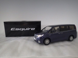 207-1【S.R】未使用・非売品 トヨタ 1/30 サンプルミニカー Esquire エスクァイア ダークバイオレットマイカメタリック 香川発 