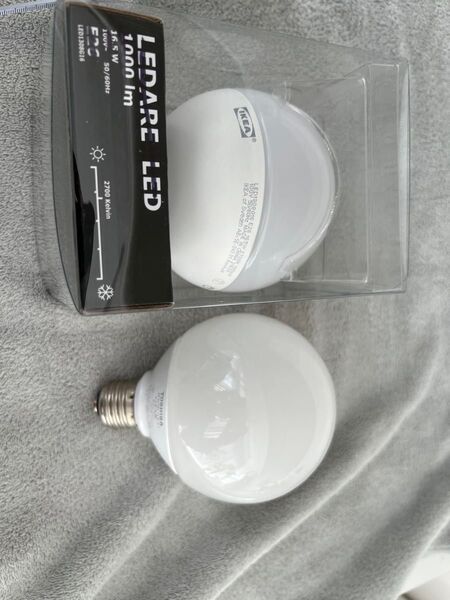 IKEA LEDARE ボール電球、東芝ネオボールZ 電球形蛍光ランプ