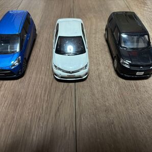 1/30 ミニカー ミルオン、アシオ、シエンタ