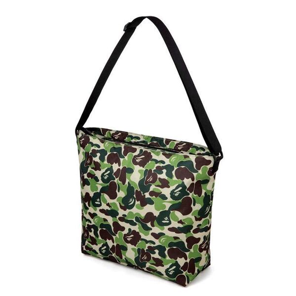 BAPE◆A BATHING APE/迷彩カモ◆ア ベイシング エイプ◆ビッグショルダーバッグ◆CAMO/カモ/付録ノベルティ