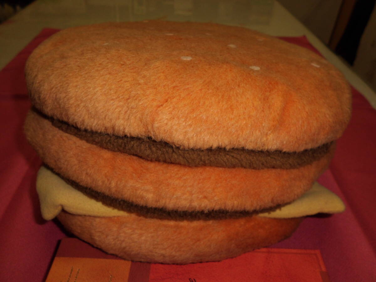 未使用品 2024最新 マクドナルド ビッグマック クッション