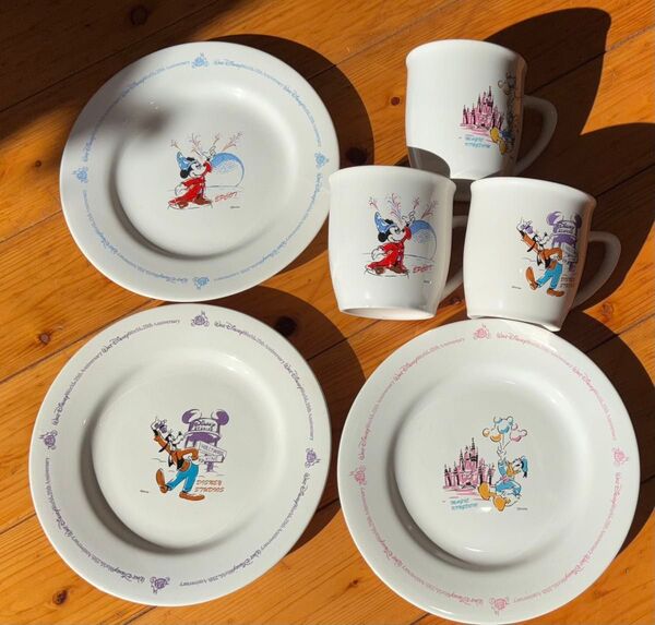 ウォルト・ディズニー・ワールド25周年記念品 皿、マグカップセット