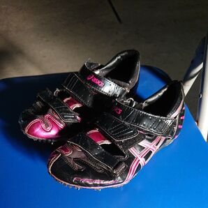 短距離用陸上スパイク