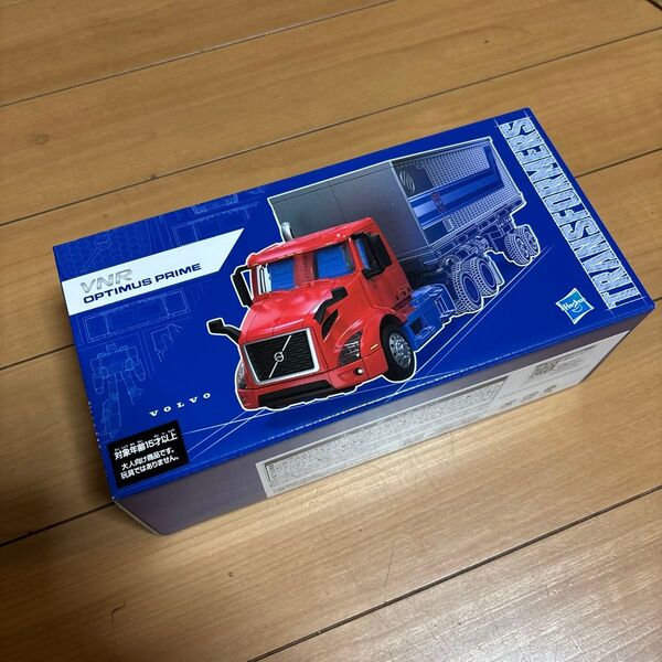 タカラトミー トランスフォーマー VOLVO VNR オプティマスプライム
