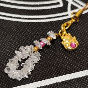 恋愛運・恋愛成就 ピンクの招き猫 水晶ストラップ キーホルダー