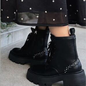 2024新作 新品未使用 ドノバン リボンレースアップブーツ アキロン Sサイズ