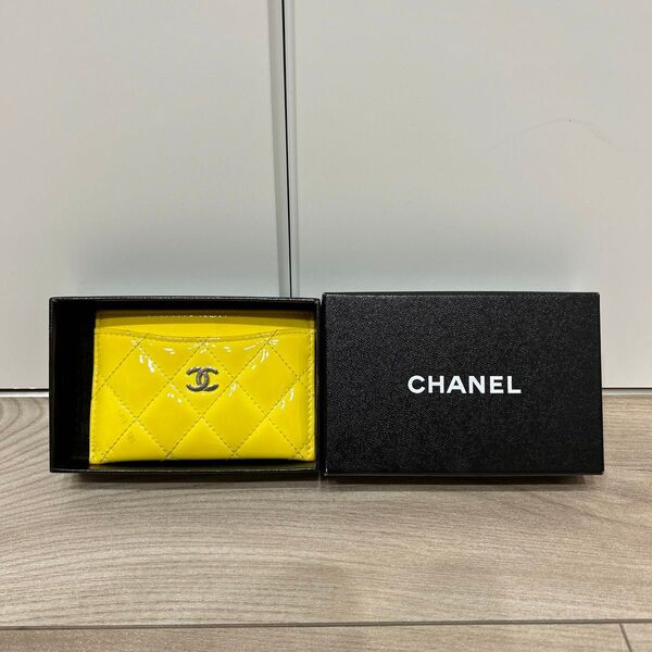 訳あり CHANEL エナメル カードケース
