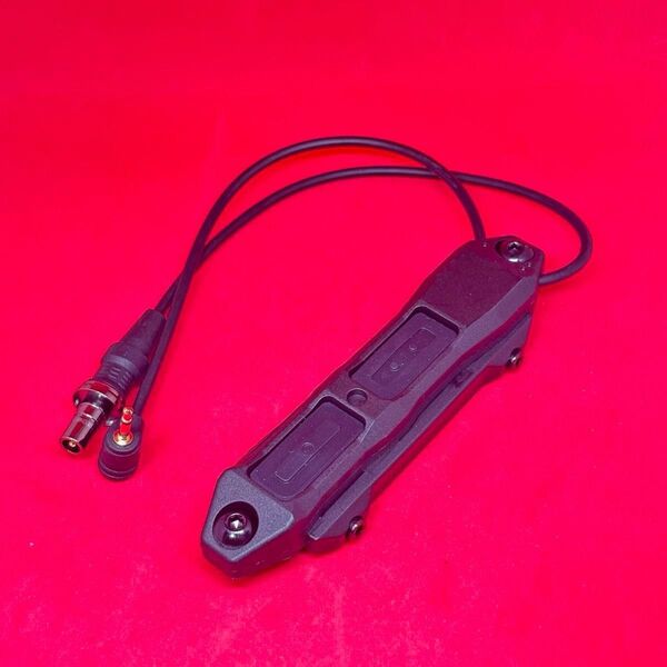 UNITY TACTICAL タイプ TAPS デュアルスイッチSUREFIRE系プラグ & LA5系 2.5mm プラグ)