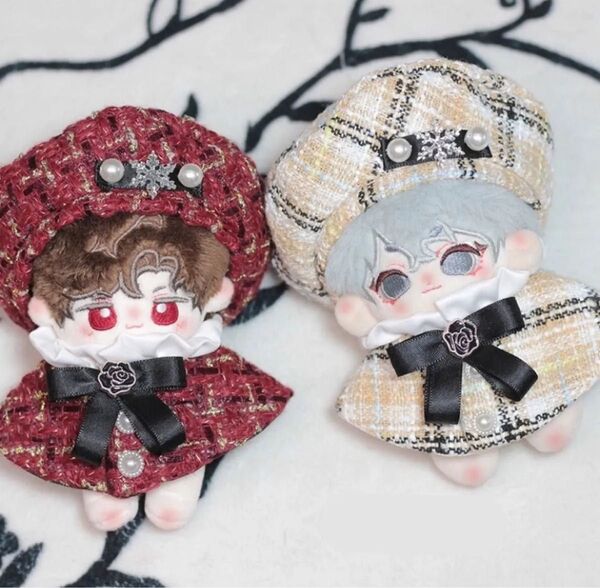 最安値!赤、ベージュ2点セット!新品 10cm着せ替えアンサンブル帽子&ワンピースぬいぐるみ服べレー帽