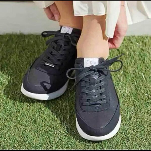Riz raffinee le coq sportif×Rizraffinee レースアップスニーカー