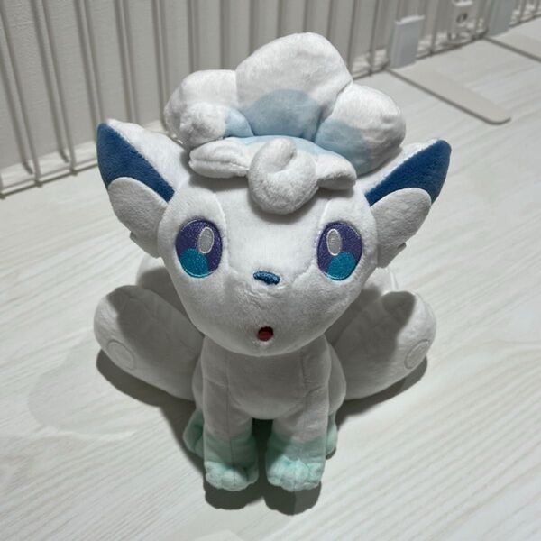 ポケモンセンターオリジナル ロコン ぬいぐるみ
