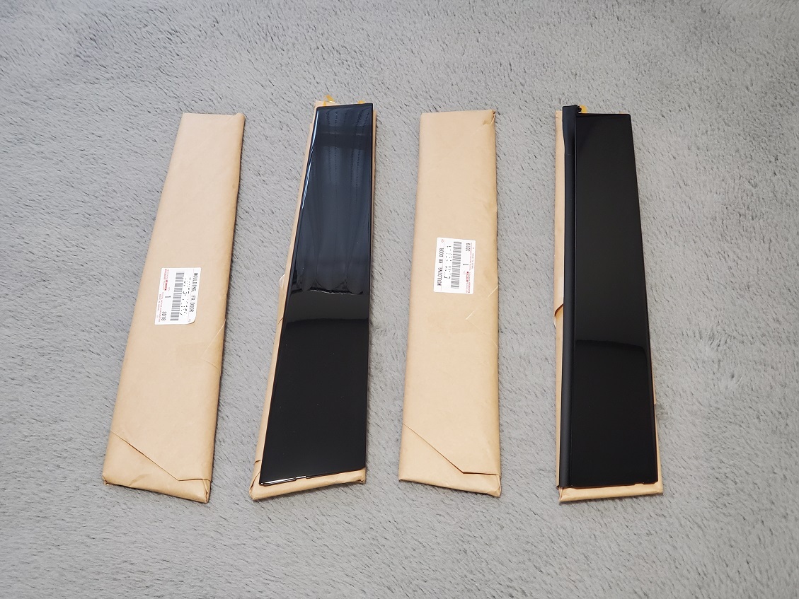 【新品】E210系 カローラ ツーリングに☆ トヨタ純正 センター ピラー パネル 左右 4枚セット Bピラー カバー ピアノブラック 黒