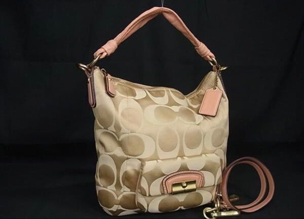 美品 Coachコーチ ハンドバッグ2way ベージュ シグネチャー