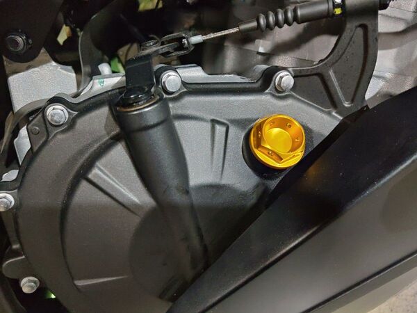 アルミニウム オイルフィラーキャップ M20P2.5 ゴールド
