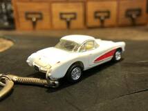 ★1957 Chevrolet Corvette　シボレーコルベット　ホワイト KINSMART 1/64 アルミダイキャストミニカーキーホルダー 東京★_画像4