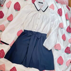 紺色のワンピース