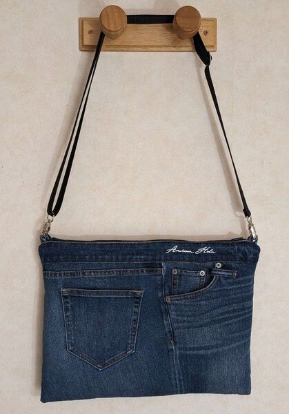 USEDデニムのリメイクサコッシュ((ハンドメイド))ファスナーバッグ ショルダーバッグ 肩紐(〜143cm) マチなしバッグ