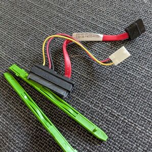 Fujitsu 3ピン Power SATA T26139-Y4033-H103 HST22-0314 REV AX8