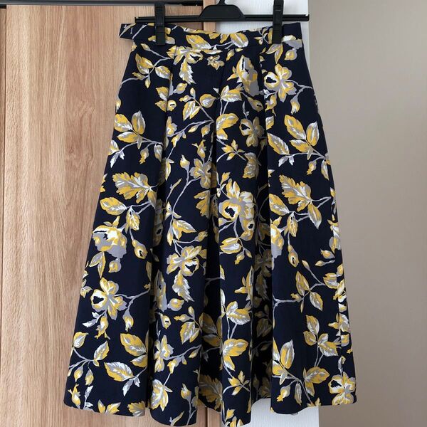 Spic&Span スピック&スパン 花柄スカート ネイビーイエロー サイズ36 日本製 春