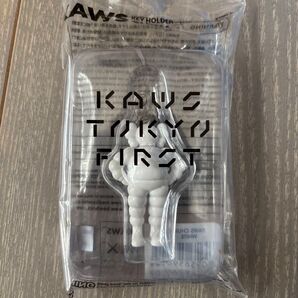 KAWS CHUM WHITE キーホルダー KAWS TOKYO FIRST カウズ