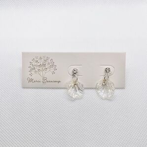 オーロラ シェルピアス