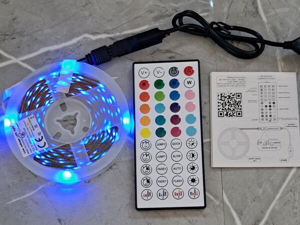 LEDテープライト 10m リモコン 電池付