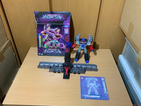トランスフォーマー レガシー レーザー オプティマスプライム