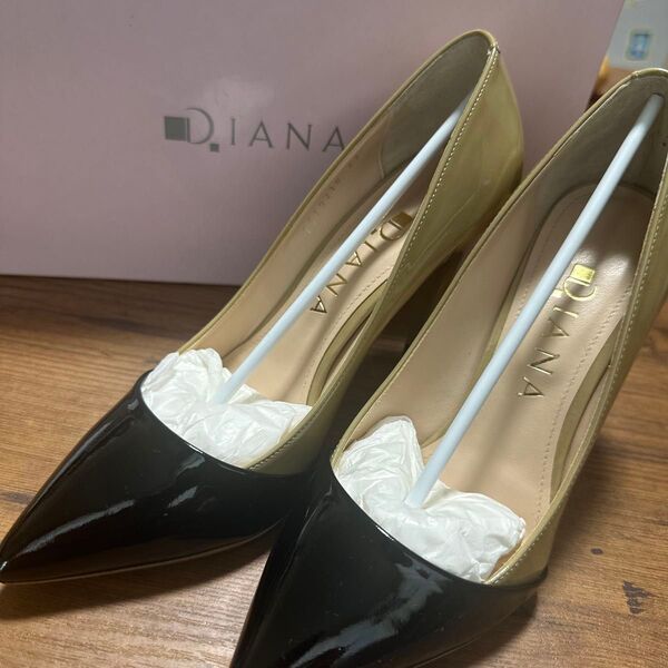 DIANA パンプス バイカラー エナメル 22cm
