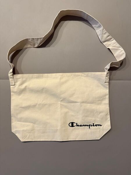 champion サコッシュ