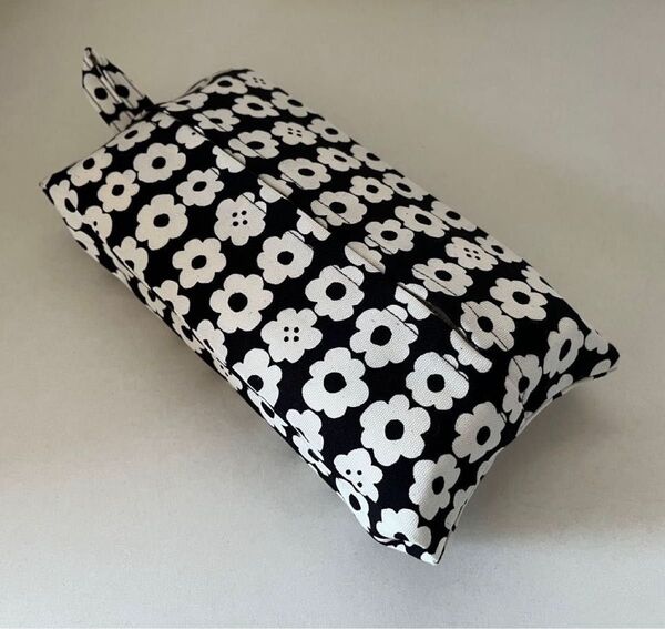 ハンドメイド■ソフトパック■ティッシュカバー■北欧■花■フラワー■ブラック
