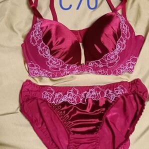【値下げ】☆新品☆下着上下セット C70