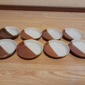 陶器製浅皿 8枚セット 茶色と白
