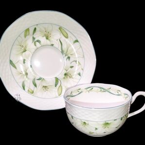 505 ナルミ カップ&ソーサー 百合 未使用品 コーヒーカップ ティーカップ NARUMI