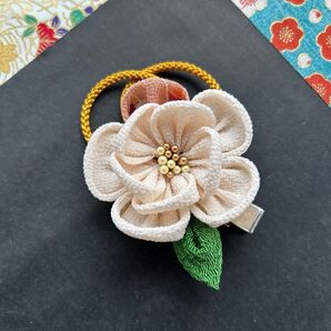 ベージュ アイボリ 髪飾り 椿 七五三 ヘアクリップ キッズ 浴衣 袴 卒業式 ひな祭り 七夕 和装 発表会 子供 3歳7歳