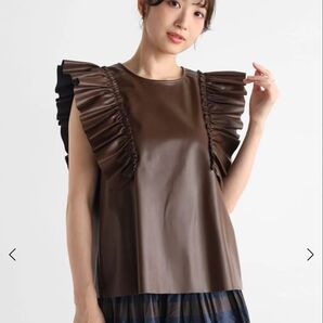 新品¥13,000 フリルショルダーレザーブラウス