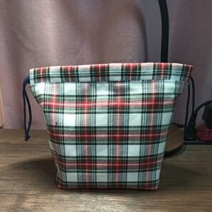 35.仕切り付き巾着 チェック柄