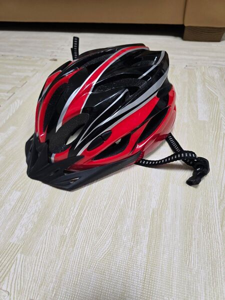 軽量 自転車ヘルメット 流線型 子供~大人 男女兼用 通気性あり レッド×ブラック フリーサイズ