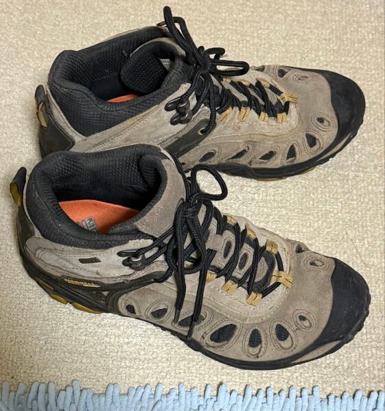 メレル カメレオン 3 MID ゴアテックスメレル (5月7日より1ヶ月間臨時休業いたします。6月9日より営業再開いたします。)