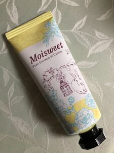 moi Suite Moisweet fruit essence in cream hand cream 