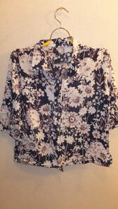 ★Floral Pattern★Ladies Summer Shirts Size M　花柄レディースサマーシャツ　サイズM程度　FLOWER　USED IN JAPAN