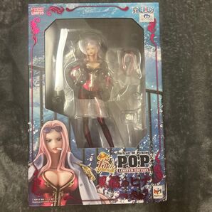 ONE PIECE POP LIMITED EDITION 黒檻のヒナ