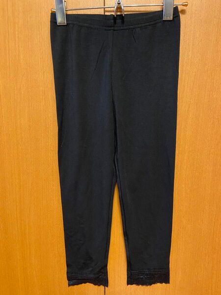 新品☆未使用タグ無し DHC 黒スパッツ裾レース S size