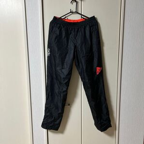 adidas ナイロンパンツ
