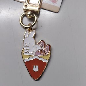 キーチャーム メタルエボいちご×うさぎ