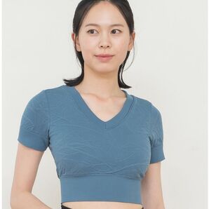 ディープグリーンSサイズ 新品定価9800円 スカーラ 【SUKALA】ジオメトリックショートスリーブトップス