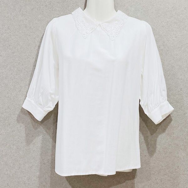 【新品・近日処分】ANDSEARCH トップス レース襟 螺鈿調ボタン